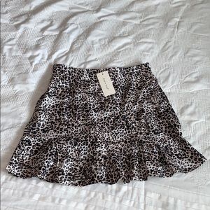M | leopard skirt